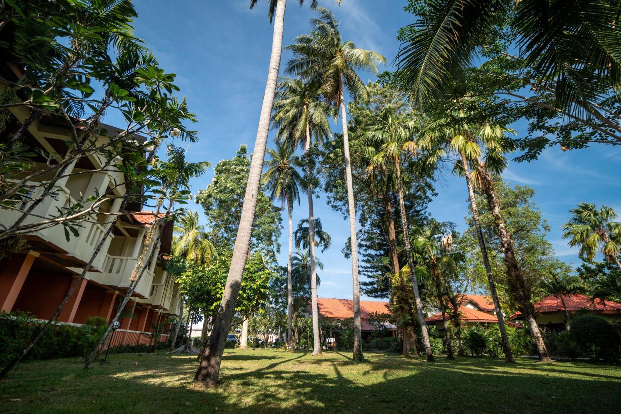 Phuket Leelavadee Hua Ting Resort Patong Екстериор снимка