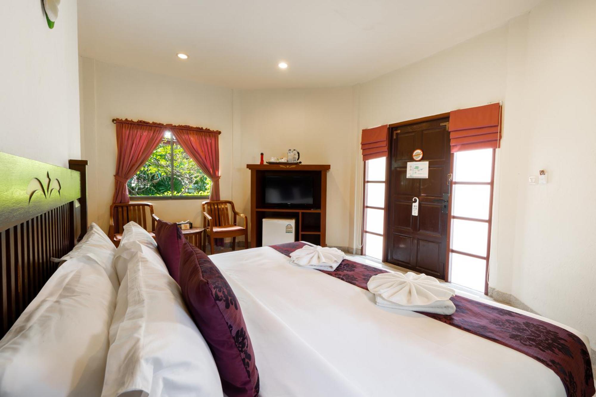 Phuket Leelavadee Hua Ting Resort Patong Екстериор снимка