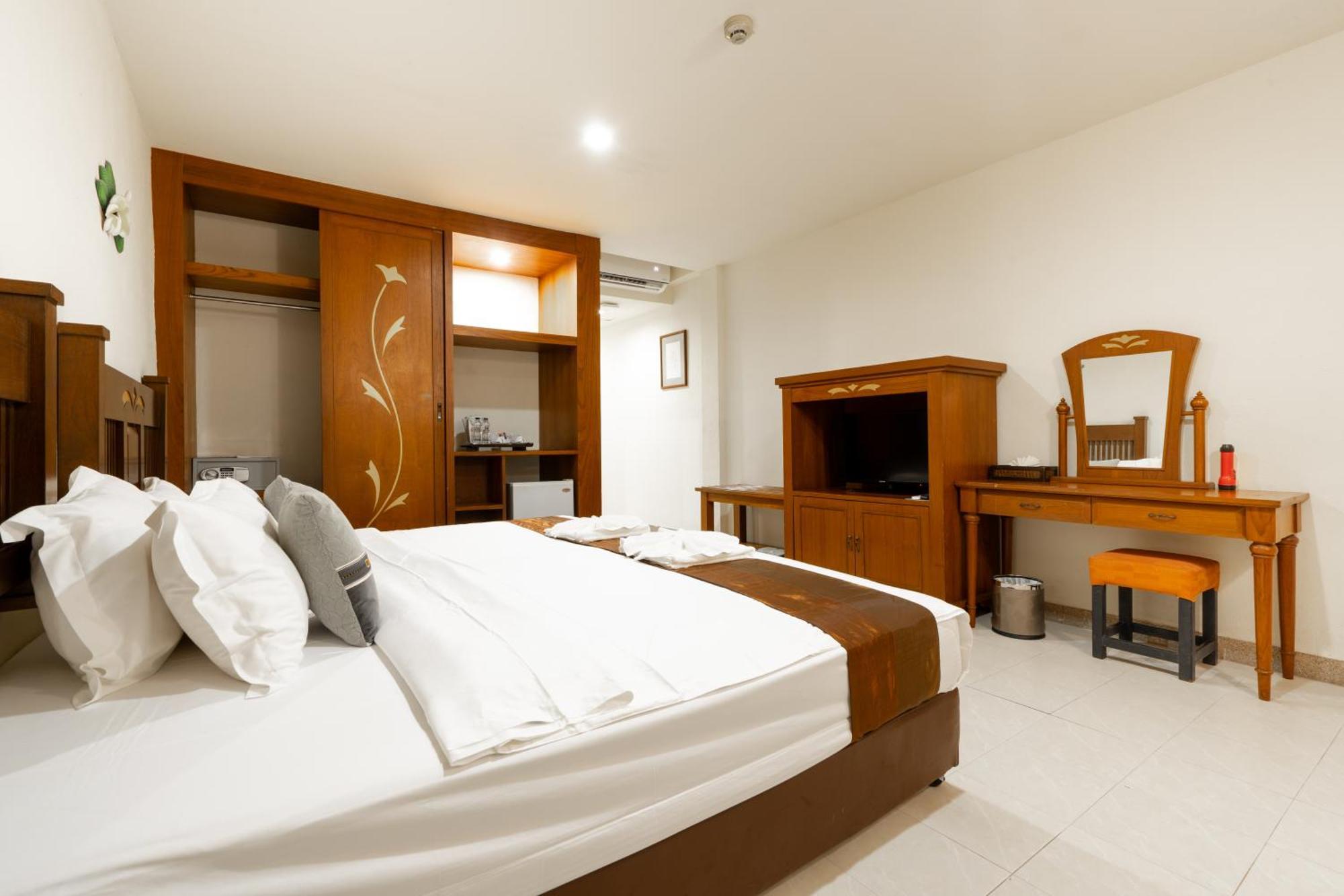 Phuket Leelavadee Hua Ting Resort Patong Екстериор снимка