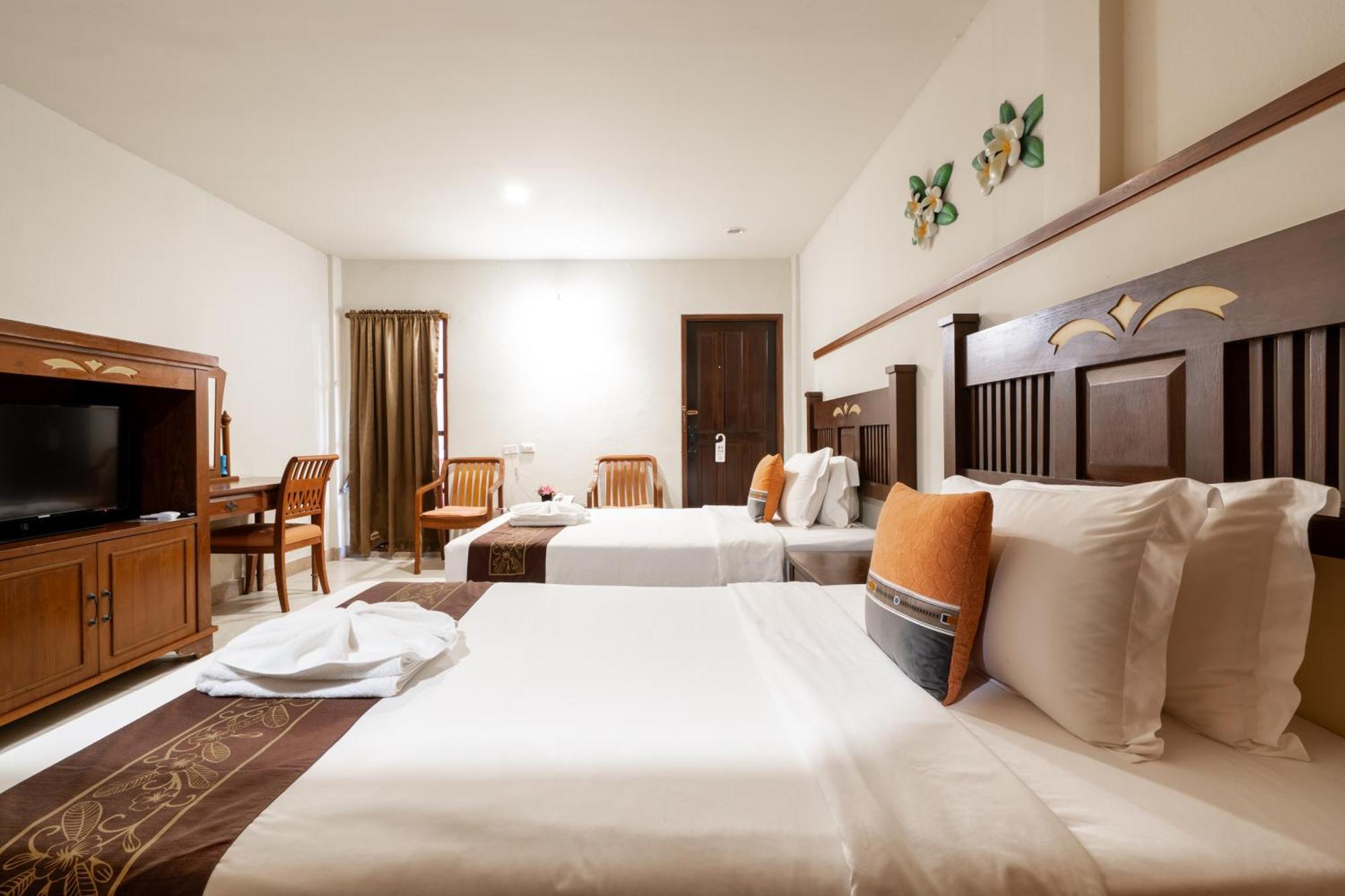 Phuket Leelavadee Hua Ting Resort Patong Екстериор снимка